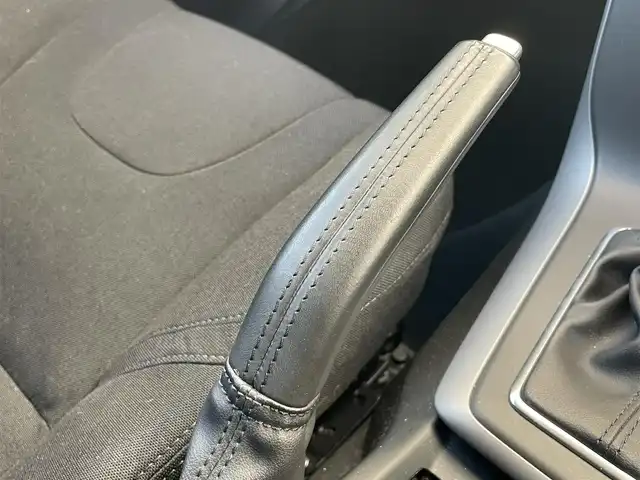 ボルボ Ｖ４０ T－4 千葉県 2014(平26)年 5.5万km ブラックサファイアメタリック 衝突軽減ブレーキ/純正ＨＤＤナビ/バックカメラ/ＥＴＣ/ＢＳＭ/レーダークルーズコントロール/純正１６インチアルミホイール/ハロゲンヘッドライト　/オートライト