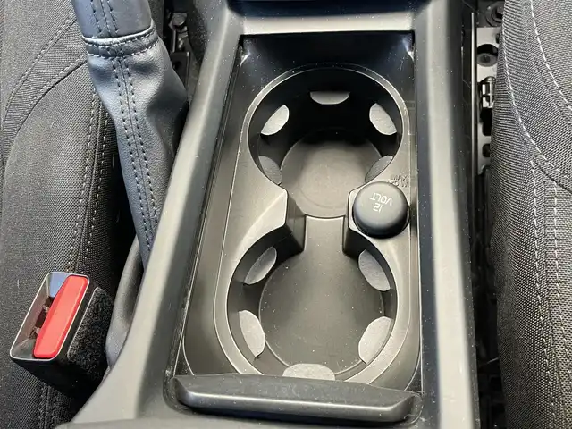 ボルボ Ｖ４０ T－4 千葉県 2014(平26)年 5.5万km ブラックサファイアメタリック 衝突軽減ブレーキ/純正ＨＤＤナビ/バックカメラ/ＥＴＣ/ＢＳＭ/レーダークルーズコントロール/純正１６インチアルミホイール/ハロゲンヘッドライト　/オートライト