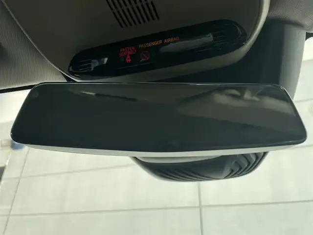 ボルボ Ｖ４０ T－4 千葉県 2014(平26)年 5.5万km ブラックサファイアメタリック 衝突軽減ブレーキ/純正ＨＤＤナビ/バックカメラ/ＥＴＣ/ＢＳＭ/レーダークルーズコントロール/純正１６インチアルミホイール/ハロゲンヘッドライト　/オートライト