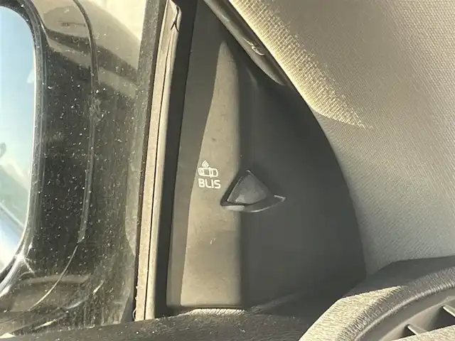 ボルボ Ｖ４０ T－4 千葉県 2014(平26)年 5.5万km ブラックサファイアメタリック 衝突軽減ブレーキ/純正ＨＤＤナビ/バックカメラ/ＥＴＣ/ＢＳＭ/レーダークルーズコントロール/純正１６インチアルミホイール/ハロゲンヘッドライト　/オートライト