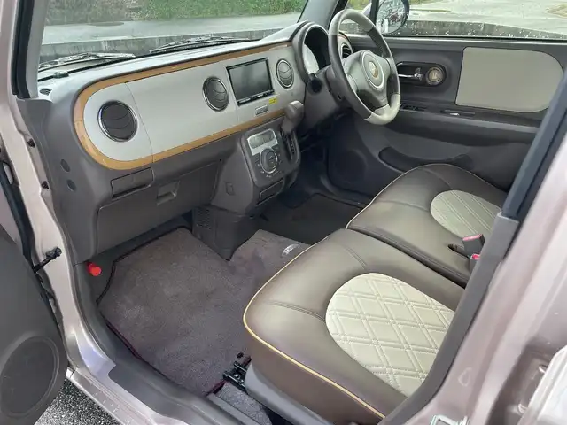 スズキ ラパン ショコラ X 富山県 2015(平27)年 2.5万km シャンパンピンクパール/メタリックホワイト ワンオーナー／/４ＷＤ／/社外７インチナビ／/ワンセグＴＶ／/ＤＶＤ再生／/Ｂｌｕｅｔｏｏｔｈ／/バックカメラ／/前後ドライブレコーダー／/ビルトインＥＴＣ／/スマートキー／/ＨＩＤオートライト