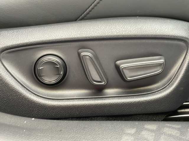 トヨタ クラウン ハイブリッド RS アドバンス 岐阜県 2020(令2)年 3.3万km パール 純正ナビ/Bluetooth/フルセグTV/全周囲モニター/トヨタセーフティセンス/プリクラッシュセーフティ/ブラインドスポットモニター/レーダークルーズコントロール/ロードサインアシスト/ヘッドアップディスプレイ/オートマチックハイビーム/黒革シート/前席パワーシート/シートヒーター/ベンチレーションシート/ステアリングヒーター/車高調/ビルトインETC/LEDヘッドライト/パドルシフト/電動パーキング/スカッフプレート