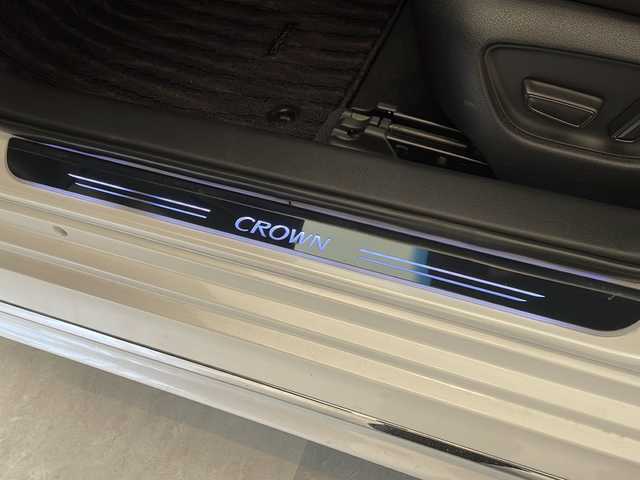 トヨタ クラウン ハイブリッド RS アドバンス 岐阜県 2020(令2)年 3.3万km パール 純正ナビ/Bluetooth/フルセグTV/全周囲モニター/トヨタセーフティセンス/プリクラッシュセーフティ/ブラインドスポットモニター/レーダークルーズコントロール/ロードサインアシスト/ヘッドアップディスプレイ/オートマチックハイビーム/黒革シート/前席パワーシート/シートヒーター/ベンチレーションシート/ステアリングヒーター/車高調/ビルトインETC/LEDヘッドライト/パドルシフト/電動パーキング/スカッフプレート