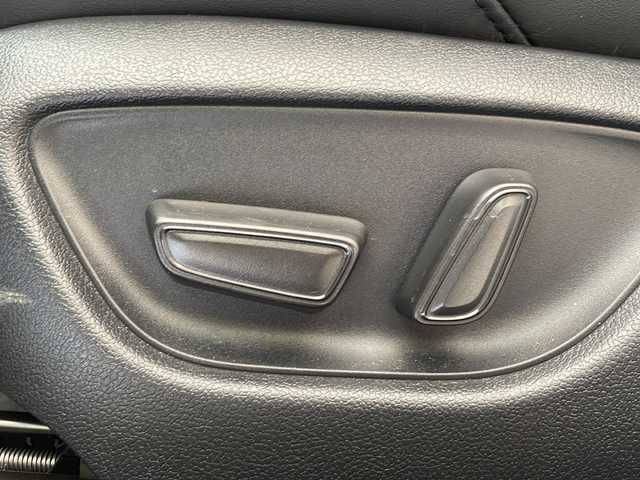 トヨタ クラウン ハイブリッド RS アドバンス 岐阜県 2020(令2)年 3.3万km パール 純正ナビ/Bluetooth/フルセグTV/全周囲モニター/トヨタセーフティセンス/プリクラッシュセーフティ/ブラインドスポットモニター/レーダークルーズコントロール/ロードサインアシスト/ヘッドアップディスプレイ/オートマチックハイビーム/黒革シート/前席パワーシート/シートヒーター/ベンチレーションシート/ステアリングヒーター/車高調/ビルトインETC/LEDヘッドライト/パドルシフト/電動パーキング/スカッフプレート