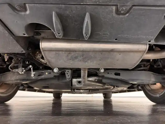 トヨタ プリウス ＰＨＶ A プレミアム 三重県 2018(平30)年 5.4万km ホワイトパールクリスタルシャイン プラグインハイブリッド/FF/インパネCVT/純正 11.6インチ 縦型ナビ/（AM/FM/USB/iPod/Bluetooth/AUX/TV）/バックカメラ/モデリスタエアロ（F/S/R下）/【OP】ETC2.0/Toyota Safety Sense/・プリクラッシュセーフティ/・レーンディパーチャーアラート（操舵支援付）/・レーダークルコン/・オートハイビーム/・ふらつき検知機能/・ブラインドスポットモニター/・インテリジェントクリアランスソナー（巻き込み警報機能付）/・シンプルインテリジェントパーキングアシスト/など/装備/・本革シート/・シートヒーター（D/N）/・ステアリングヒーター/・カラーヘッドアップディスプレイ/・AC100Vアクセサリーコンセント（ヴィークルパワーコネクター付・V2H対応・コンセント2ヶ）/・オートエアコン/・オートライト/・4灯 LEDヘッドライト＆LED フロントフォグランプ/・【OP】純正17inAW/・ステアリングスイッチ/・プッシュスタート/・スマートキーx2/・保/取/ナビ取/・充電ケーブル（AC200V用・7m）/など