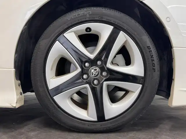 トヨタ プリウス ＰＨＶ A プレミアム 三重県 2018(平30)年 5.4万km ホワイトパールクリスタルシャイン プラグインハイブリッド/FF/インパネCVT/純正 11.6インチ 縦型ナビ/（AM/FM/USB/iPod/Bluetooth/AUX/TV）/バックカメラ/モデリスタエアロ（F/S/R下）/【OP】ETC2.0/Toyota Safety Sense/・プリクラッシュセーフティ/・レーンディパーチャーアラート（操舵支援付）/・レーダークルコン/・オートハイビーム/・ふらつき検知機能/・ブラインドスポットモニター/・インテリジェントクリアランスソナー（巻き込み警報機能付）/・シンプルインテリジェントパーキングアシスト/など/装備/・本革シート/・シートヒーター（D/N）/・ステアリングヒーター/・カラーヘッドアップディスプレイ/・AC100Vアクセサリーコンセント（ヴィークルパワーコネクター付・V2H対応・コンセント2ヶ）/・オートエアコン/・オートライト/・4灯 LEDヘッドライト＆LED フロントフォグランプ/・【OP】純正17inAW/・ステアリングスイッチ/・プッシュスタート/・スマートキーx2/・保/取/ナビ取/・充電ケーブル（AC200V用・7m）/など