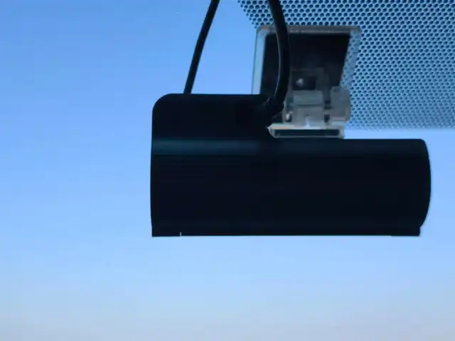 トヨタ ハリアー S 鹿児島県 2022(令4)年 5.5万km ホワイトパールクリスタルシャイン 〇純正8インチナビ/〇AppleCarPlay/AndroidAuto/〇バックカメラ/〇ETC/〇ドライブレコーダー/〇セーフティセンス/・プリクラッシュセーフティ/・レーントレーシングアシスト/・レーダークルーズコントロール/・オートマチックハイビーム/・ロードサインアシスト/〇パーキングサポートブレーキ/〇革巻きステアリング/〇LEDヘッドライト/〇オートライト/〇純正17インチアルミ/〇前席左右独立温度調整オートエアコン/〇スマートキー/〇禁煙車