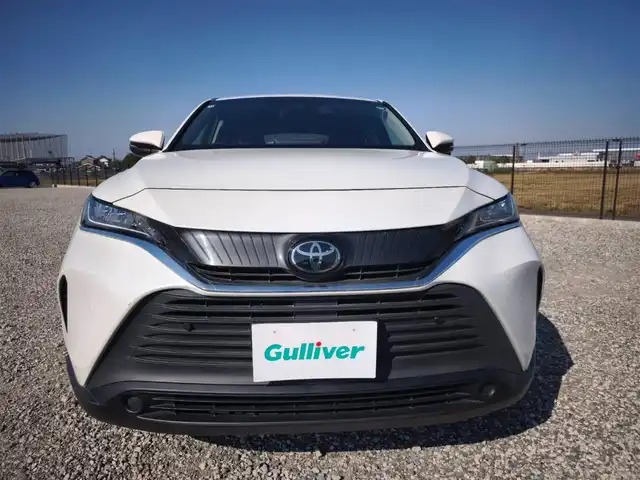 トヨタ ハリアー S 鹿児島県 2022(令4)年 5.5万km ホワイトパールクリスタルシャイン 〇純正8インチナビ/〇AppleCarPlay/AndroidAuto/〇バックカメラ/〇ETC/〇ドライブレコーダー/〇セーフティセンス/・プリクラッシュセーフティ/・レーントレーシングアシスト/・レーダークルーズコントロール/・オートマチックハイビーム/・ロードサインアシスト/〇パーキングサポートブレーキ/〇革巻きステアリング/〇LEDヘッドライト/〇オートライト/〇純正17インチアルミ/〇前席左右独立温度調整オートエアコン/〇スマートキー/〇禁煙車