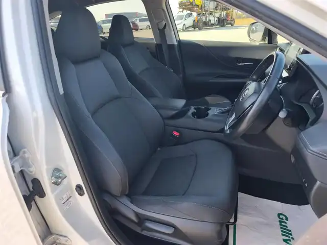 トヨタ ハリアー S 鹿児島県 2022(令4)年 5.5万km ホワイトパールクリスタルシャイン 〇純正8インチナビ/〇AppleCarPlay/AndroidAuto/〇バックカメラ/〇ETC/〇ドライブレコーダー/〇セーフティセンス/・プリクラッシュセーフティ/・レーントレーシングアシスト/・レーダークルーズコントロール/・オートマチックハイビーム/・ロードサインアシスト/〇パーキングサポートブレーキ/〇革巻きステアリング/〇LEDヘッドライト/〇オートライト/〇純正17インチアルミ/〇前席左右独立温度調整オートエアコン/〇スマートキー/〇禁煙車