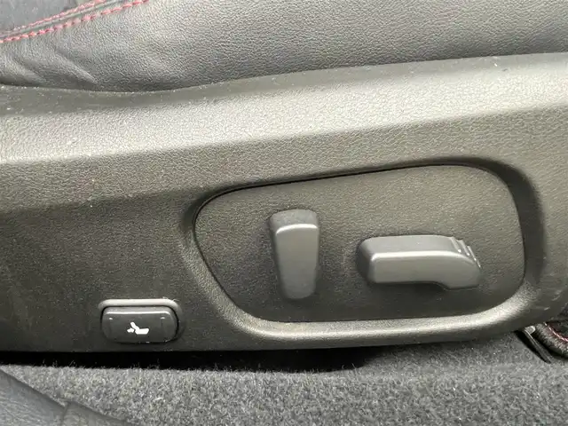 スバル ＷＲＸ Ｓ４ 2．0GT‐S アイサイト 愛媛県 2017(平29)年 8.7万km クリスタルホワイトP 純正7型ナビ(BT/フルセグTV)/バックカメラ/サイドカメラ/アイサイトVer.3/全車速追従機能付クルーズコントロール/アドバンスドセイフティパッケージ/プリクラッシュブレーキ/アクティブレーンキープ/AT誤発進抑制制御/AT誤後進抑制制御/ふらつき警報/ブラインドスポットモニター/STiフロンアンダーリップ/ハーフレザーシート/前席パワーシート/パドルシフト/LEDアクセサリーライナー/LEDヘッドライト/オートライト/USB電源/シガーソケット/ドアバイザー/ヒルホールドスイッチ/電動パーキングブレーキ/現状サマー(純正AW)(245/40/R18)/BRIDGESTONE POTENZA Adrenalin RE004/禁煙車