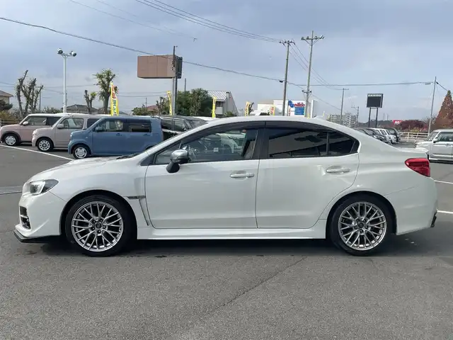 スバル ＷＲＸ Ｓ４ 2．0GT‐S アイサイト 愛媛県 2017(平29)年 8.7万km クリスタルホワイトP 純正7型ナビ(BT/フルセグTV)/バックカメラ/サイドカメラ/アイサイトVer.3/全車速追従機能付クルーズコントロール/アドバンスドセイフティパッケージ/プリクラッシュブレーキ/アクティブレーンキープ/AT誤発進抑制制御/AT誤後進抑制制御/ふらつき警報/ブラインドスポットモニター/STiフロンアンダーリップ/ハーフレザーシート/前席パワーシート/パドルシフト/LEDアクセサリーライナー/LEDヘッドライト/オートライト/USB電源/シガーソケット/ドアバイザー/ヒルホールドスイッチ/電動パーキングブレーキ/現状サマー(純正AW)(245/40/R18)/BRIDGESTONE POTENZA Adrenalin RE004/禁煙車