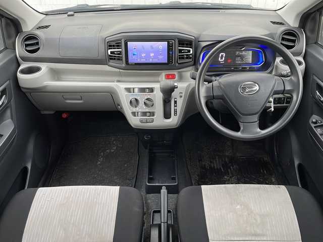 ダイハツ ミラ イース X SAⅢ 秋田県 2017(平29)年 10.8万km ブライトシルバーメタリック ・社外ナビ /・Bluetooth /・ETC  /・純正フロアマット /・ABS /・横滑り防止 /・オートハイビーム /・衝突軽減 /・コーナーセンサー前後 /・4WD/・パワーステアリング /・パワーウィンドウ/・夏タイヤ積み込み