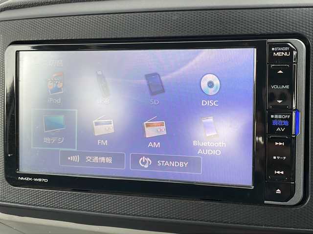 ダイハツ ミラ イース X SAⅢ 秋田県 2017(平29)年 10.8万km ブライトシルバーメタリック ・社外ナビ /・Bluetooth /・ETC  /・純正フロアマット /・ABS /・横滑り防止 /・オートハイビーム /・衝突軽減 /・コーナーセンサー前後 /・4WD/・パワーステアリング /・パワーウィンドウ/・夏タイヤ積み込み