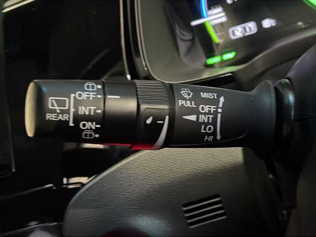 ホンダ シャトル ハイブリッド ホンダセンシング 新潟県 2018(平30)年 6.9万km ルナシルバーM 　社外ナビ/　Bluetooth/　フルセグテレビ/　バックカメラ/　アイドリングストップ/　バックカメラ/　ウィンカーミラー/　クルーズコントロール/　ドアバイザー/　プッシュスタート/　ETC/　ドライブレコーダー