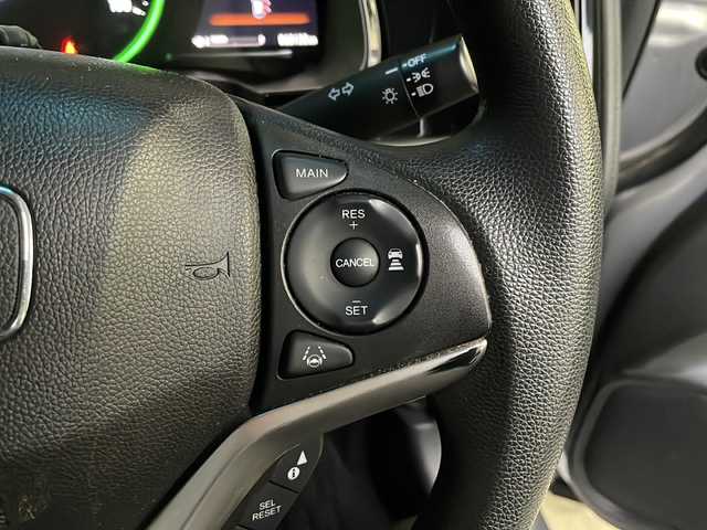 ホンダ シャトル ハイブリッド ホンダセンシング 新潟県 2018(平30)年 6.9万km ルナシルバーM 　社外ナビ/　Bluetooth/　フルセグテレビ/　バックカメラ/　アイドリングストップ/　バックカメラ/　ウィンカーミラー/　クルーズコントロール/　ドアバイザー/　プッシュスタート/　ETC/　ドライブレコーダー