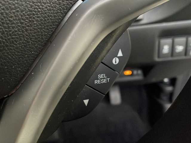 ホンダ シャトル ハイブリッド ホンダセンシング 新潟県 2018(平30)年 6.9万km ルナシルバーM 　社外ナビ/　Bluetooth/　フルセグテレビ/　バックカメラ/　アイドリングストップ/　バックカメラ/　ウィンカーミラー/　クルーズコントロール/　ドアバイザー/　プッシュスタート/　ETC/　ドライブレコーダー