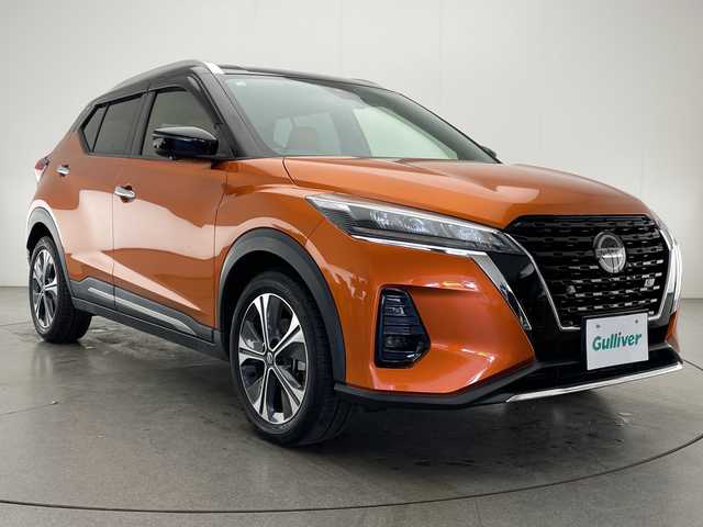 日産 キックス X ツートーンインテリアED 宮崎県 2020(令2)年 2.3万km プレミアムホライズンオレンジ/ピュアブラック 2トーン 禁煙車/エマージェンシーブレーキ/純正9型ナビTV/（CD/DVD/Bluetooth/FMAM/フルセグTV)/純正ビルトインETC/純正ドライブレコーダー/純正セキュリティアラーム/純正17インチアルミ/純正LEDオートライト/純正LEDフォグ/純正フロアマット/プロパイロット/アラウンドビューモニター/オートマチックハイビーム/デジタルインナーミラー/クリアランスソナー/電子パーキング/オートホールド/ステアリングヒーター/前席シートヒーター/オートエアコン/本革巻ハンドル/ハーフレザーシート/インテリジェントキー/プッシュエンジンスタート/スペアキー/新車時保証書/取扱い説明書