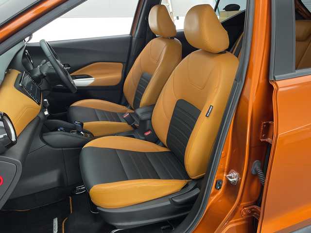 日産 キックス X ツートーンインテリアED 宮崎県 2020(令2)年 2.3万km プレミアムホライズンオレンジ/ピュアブラック 2トーン 禁煙車/エマージェンシーブレーキ/純正9型ナビTV/（CD/DVD/Bluetooth/FMAM/フルセグTV)/純正ビルトインETC/純正ドライブレコーダー/純正セキュリティアラーム/純正17インチアルミ/純正LEDオートライト/純正LEDフォグ/純正フロアマット/プロパイロット/アラウンドビューモニター/オートマチックハイビーム/デジタルインナーミラー/クリアランスソナー/電子パーキング/オートホールド/ステアリングヒーター/前席シートヒーター/オートエアコン/本革巻ハンドル/ハーフレザーシート/インテリジェントキー/プッシュエンジンスタート/スペアキー/新車時保証書/取扱い説明書