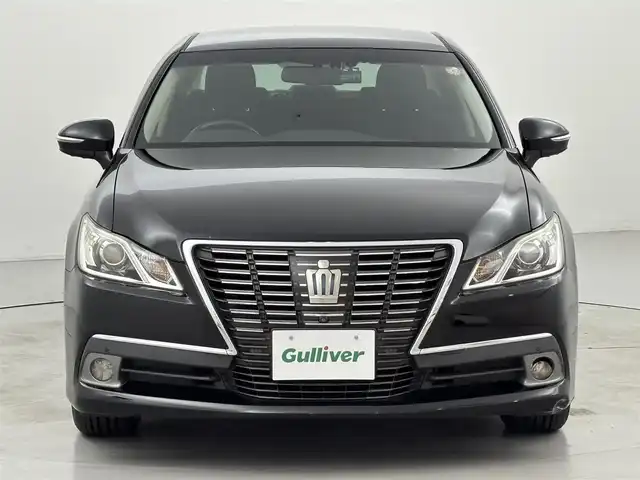 トヨタ クラウン ハイブリッド ロイヤルサルーン 福岡県 2015(平27)年 7.8万km ブラック 純正ナビ（フルセグＴＶ）　/全方位カメラ　/プリクラッシュセーフティ　/コーナーセンサー　/レーダークルコン　/シートヒーター　/ステアリングヒーター　/アイドリングストップ　/ＥＴＣ　/前後ドラレコ　/純正フロアマット/純正16インチアルミホイール