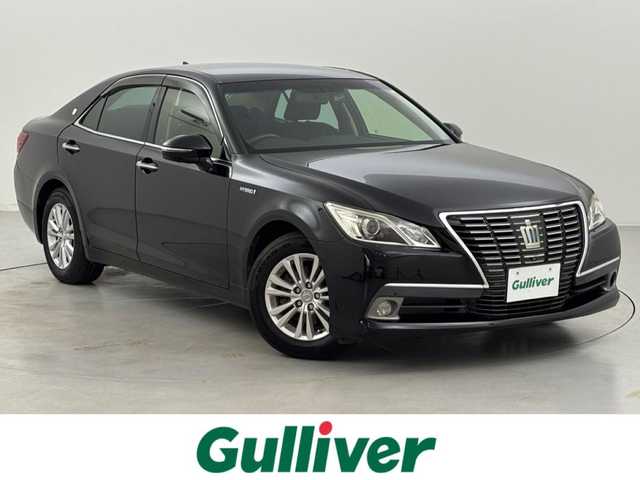 トヨタ クラウン ハイブリッド ロイヤルサルーン 福岡県 2015(平27)年 7.8万km ブラック 純正ナビ（フルセグＴＶ）　/全方位カメラ　/プリクラッシュセーフティ　/コーナーセンサー　/レーダークルコン　/シートヒーター　/ステアリングヒーター　/アイドリングストップ　/ＥＴＣ　/前後ドラレコ　/純正フロアマット/純正16インチアルミホイール