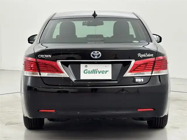 トヨタ クラウン ハイブリッド ロイヤルサルーン 福岡県 2015(平27)年 7.8万km ブラック 純正ナビ（フルセグＴＶ）　/全方位カメラ　/プリクラッシュセーフティ　/コーナーセンサー　/レーダークルコン　/シートヒーター　/ステアリングヒーター　/アイドリングストップ　/ＥＴＣ　/前後ドラレコ　/純正フロアマット/純正16インチアルミホイール