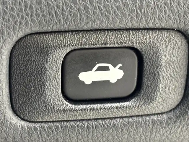 トヨタ クラウン ハイブリッド ロイヤルサルーン 福岡県 2015(平27)年 7.8万km ブラック 純正ナビ（フルセグＴＶ）　/全方位カメラ　/プリクラッシュセーフティ　/コーナーセンサー　/レーダークルコン　/シートヒーター　/ステアリングヒーター　/アイドリングストップ　/ＥＴＣ　/前後ドラレコ　/純正フロアマット/純正16インチアルミホイール