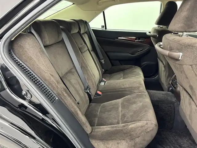 トヨタ クラウン ハイブリッド ロイヤルサルーン 福岡県 2015(平27)年 7.8万km ブラック 純正ナビ（フルセグＴＶ）　/全方位カメラ　/プリクラッシュセーフティ　/コーナーセンサー　/レーダークルコン　/シートヒーター　/ステアリングヒーター　/アイドリングストップ　/ＥＴＣ　/前後ドラレコ　/純正フロアマット/純正16インチアルミホイール