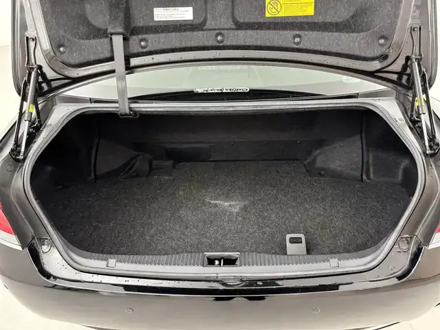 トヨタ クラウン ハイブリッド ロイヤルサルーン 福岡県 2015(平27)年 7.8万km ブラック 純正ナビ（フルセグＴＶ）　/全方位カメラ　/プリクラッシュセーフティ　/コーナーセンサー　/レーダークルコン　/シートヒーター　/ステアリングヒーター　/アイドリングストップ　/ＥＴＣ　/前後ドラレコ　/純正フロアマット/純正16インチアルミホイール