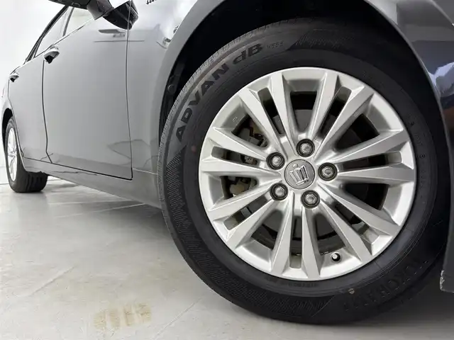 トヨタ クラウン ハイブリッド ロイヤルサルーン 福岡県 2015(平27)年 7.8万km ブラック 純正ナビ（フルセグＴＶ）　/全方位カメラ　/プリクラッシュセーフティ　/コーナーセンサー　/レーダークルコン　/シートヒーター　/ステアリングヒーター　/アイドリングストップ　/ＥＴＣ　/前後ドラレコ　/純正フロアマット/純正16インチアルミホイール