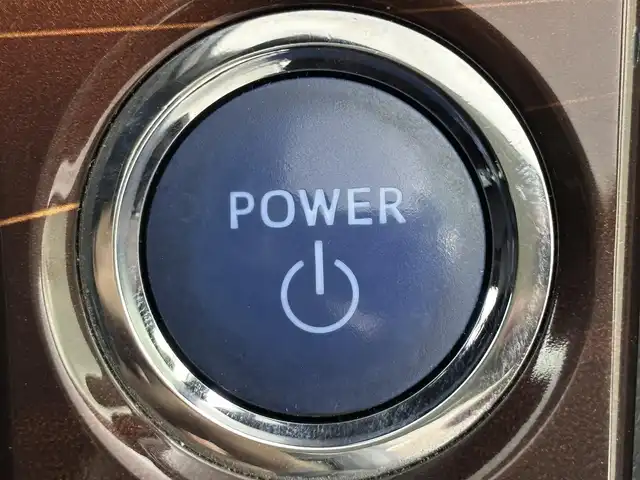 トヨタ クラウン ハイブリッド ロイヤルサルーン 福岡県 2015(平27)年 7.8万km ブラック 純正ナビ（フルセグＴＶ）　/全方位カメラ　/プリクラッシュセーフティ　/コーナーセンサー　/レーダークルコン　/シートヒーター　/ステアリングヒーター　/アイドリングストップ　/ＥＴＣ　/前後ドラレコ　/純正フロアマット/純正16インチアルミホイール