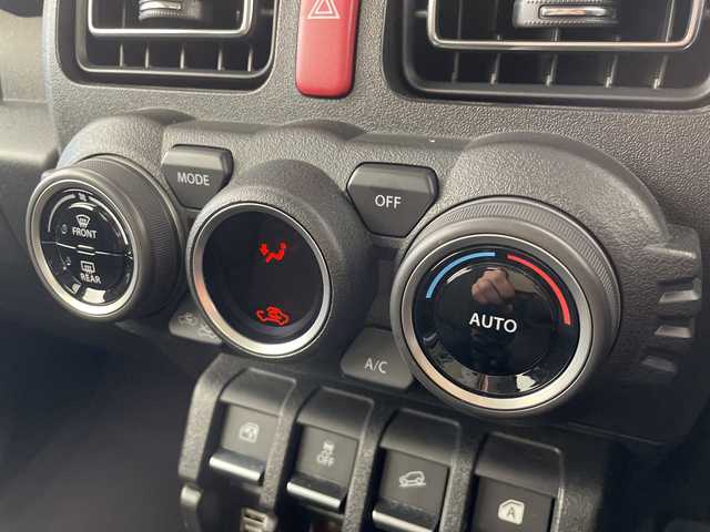 スズキ ジムニー シエラ JC 群馬県 2024(令6)年 1.3万km ジャングルグリーン ４ＷＤターボ　９型ナビ　バックカメラ　ＥＴＣ　前後ドラレコ　クルーズコントロール　衝突被害軽減ブレーキ　レーンアシスト　シートヒーター　LEDヘッドライト　オートライト　スマートキー　禁煙車