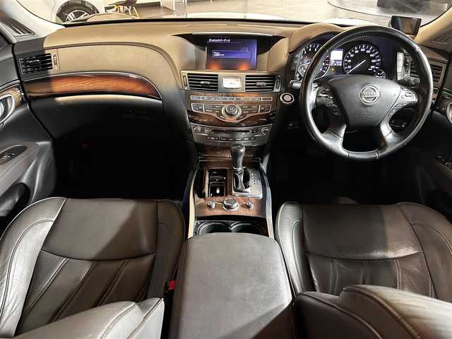 日産 フーガ 370VIP 愛媛県 2012(平24)年 5.3万km スーパーブラック ワンオーナー/純正HDDナビ/(Bluetooth/フルセグ)/バックカメラ/クルーズコントロール/BOSEサウンドシステム/シートヒーター/シートクーラー/パワーシート/シートメモリー/ステアリングスイッチ/ETC/オートライト/AFS（アダプティブフロントライティングシステム）