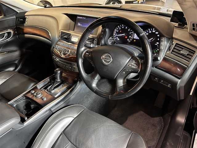 日産 フーガ 370VIP 愛媛県 2012(平24)年 5.3万km スーパーブラック ワンオーナー/純正HDDナビ/(Bluetooth/フルセグ)/バックカメラ/クルーズコントロール/BOSEサウンドシステム/シートヒーター/シートクーラー/パワーシート/シートメモリー/ステアリングスイッチ/ETC/オートライト/AFS（アダプティブフロントライティングシステム）