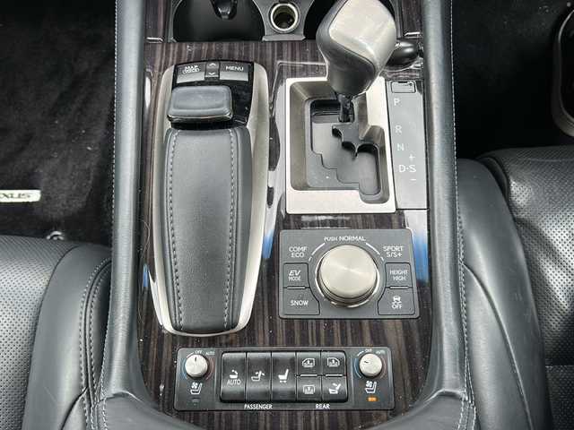 レクサス ＬＳ 600hL エグゼクティブP 千葉県 2015(平27)年 8.3万km ブラック サンルーフ　黒革　ナビ　マークレビンソン　リアエンターテイメントシステム　バックカメラ　ETC 全席エアシート　電動シート　リアマッサージ機能 ドラレコ 21インチAW ブレンボキャリパー 外ブレーキ