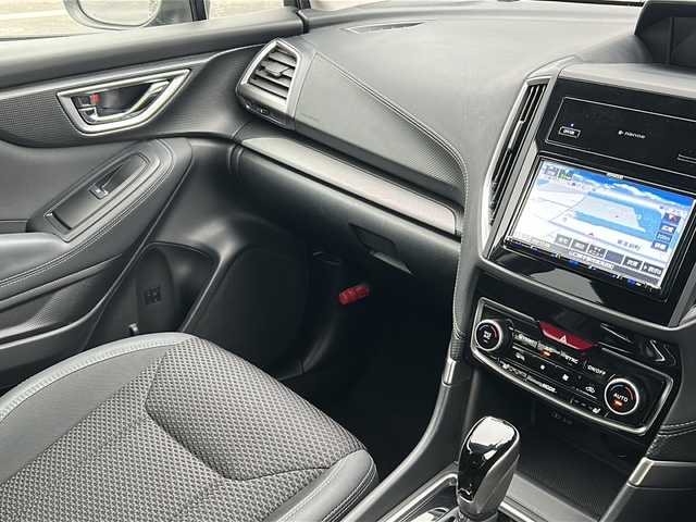 スバル フォレスター プレミアム 山口県 2020(令2)年 2.3万km マグネタイトグレーメタリック 4WD/純正SDナビ　【KXM-H704】/Bluetooth接続/フルセグTV/DVD再生機能有/ETC/クルーズコントロール追従走行有/ブラインドスポットモニター/アイドリングストップ/コーナーセンサー/パワーシートD席N席/シートヒーター/パドルシフト/寒冷地機能/LEDヘッドライト/横滑り防止装置/衝突被害軽減システム/盗難防止装置/スマートキー/プッシュスタート