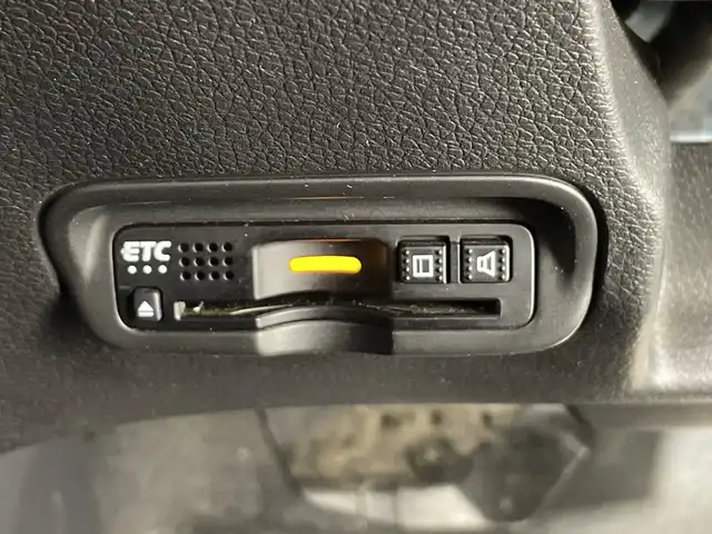 ホンダ ヴェゼル ハイブリッド RS ホンダセンシング 栃木県 2020(令2)年 5.4万km プラチナホワイトパール ＳＤナビ/（ＣＤ／ＤＶＤ／フルセグＴＶ）/バックカメラ/ホンダセンシング/アダプティブ・クルーズ・コントロール/車線維持支援システム/衝突軽減ブレーキ/歩行者検知機能/誤発進抑制機能/ミリ波レーダー検知/歩行者事故低減ステアリング/路外逸脱抑制機能/先行車発進お知らせ機能/標識認識機能/ＥＴＣ/ＬＥＤヘッドライト　/ハーフレザーシート　/スマートキー　/プッシュスタート　/ドライブレコーダー　/シートヒーター/純正18インチアルミホイール　