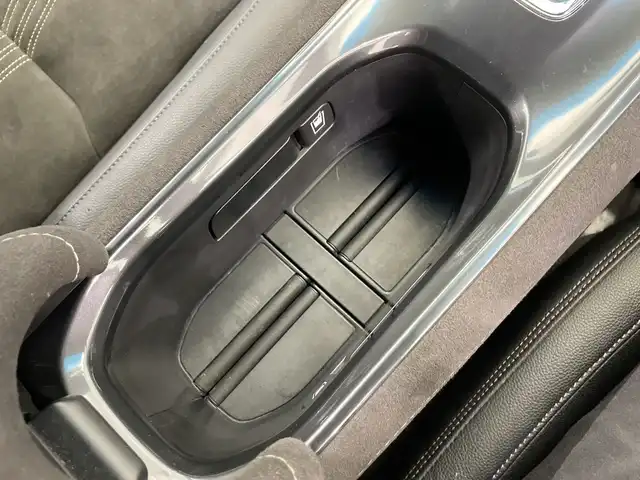 ホンダ ヴェゼル ハイブリッド RS ホンダセンシング 栃木県 2020(令2)年 5.4万km プラチナホワイトパール ＳＤナビ/（ＣＤ／ＤＶＤ／フルセグＴＶ）/バックカメラ/ホンダセンシング/アダプティブ・クルーズ・コントロール/車線維持支援システム/衝突軽減ブレーキ/歩行者検知機能/誤発進抑制機能/ミリ波レーダー検知/歩行者事故低減ステアリング/路外逸脱抑制機能/先行車発進お知らせ機能/標識認識機能/ＥＴＣ/ＬＥＤヘッドライト　/ハーフレザーシート　/スマートキー　/プッシュスタート　/ドライブレコーダー　/シートヒーター/純正18インチアルミホイール　