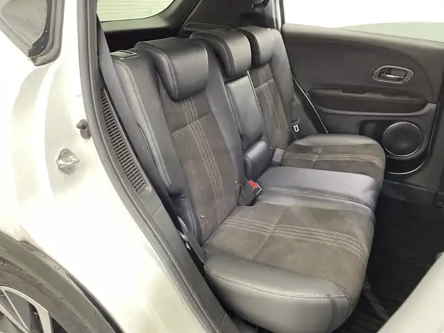 ホンダ ヴェゼル ハイブリッド RS ホンダセンシング 栃木県 2020(令2)年 5.4万km プラチナホワイトパール ＳＤナビ/（ＣＤ／ＤＶＤ／フルセグＴＶ）/バックカメラ/ホンダセンシング/アダプティブ・クルーズ・コントロール/車線維持支援システム/衝突軽減ブレーキ/歩行者検知機能/誤発進抑制機能/ミリ波レーダー検知/歩行者事故低減ステアリング/路外逸脱抑制機能/先行車発進お知らせ機能/標識認識機能/ＥＴＣ/ＬＥＤヘッドライト　/ハーフレザーシート　/スマートキー　/プッシュスタート　/ドライブレコーダー　/シートヒーター/純正18インチアルミホイール　