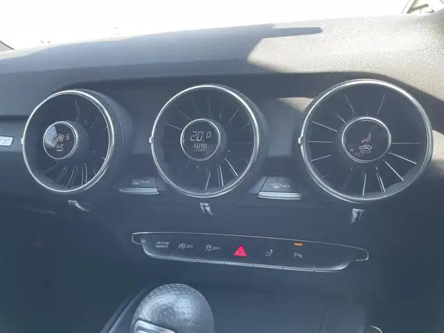 アウディ ＴＴクーペ 1．8 TFSI Sライン 栃木県 2018(平30)年 3.7万km ミトスブラックメタリック Sラインパッケージ/マトリクスLEDヘッドライト/バーチャルコックピット/アドバンストキー /ハーフレザー /クルーズコントロール/ナビ/バックカメラ/フルセグTV/ETC/パーキングエイド /ドライブレコーダー