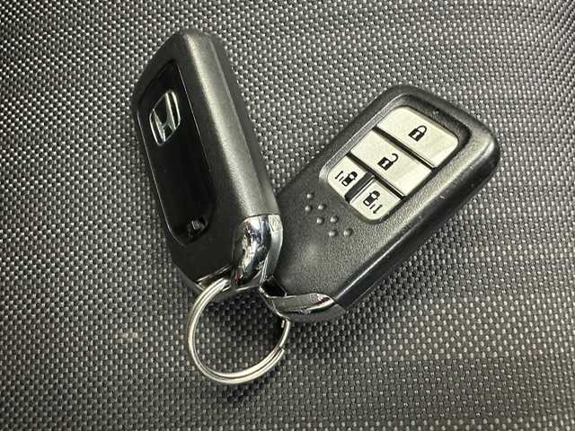ホンダ フリード G ホンダセンシング 兵庫県 2017(平29)年 8.7万km シトロンドロップ 純正ナビ/(VXM-175VFNi)/フルセグ CD DVD BT MSV/純正フリップダウンモニター/バックカメラ/両側パワースライドドア/レーダークルーズコントロール/衝突軽減ブレーキ/レーンキープアシスト/ハーフレザーシート/LEDヘッドライト/オートライト/ETC/スマートキー/スペアキー