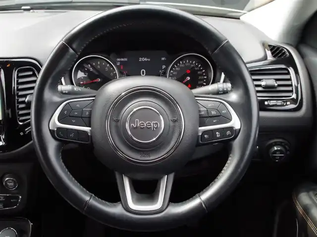 クライスラー・ジープ ジープ コンパス リミテッド 埼玉県 2018(平30)年 4.9万km 白 ブラックレザーシート /アダプティブクルーズコントロール /beatsサウンド /CarPlay /ブラインドスポットモニター /バックカメラ ドラレコ /ETC /フルセグTV /前席シートヒーター/シートポジションメモリー機能/16インチスタットレス