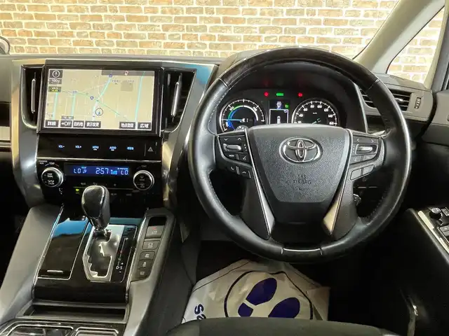 トヨタ アルファードハイブリット SR 岩手県 2017(平29)年 6.3万km ブラック ４WD/モデリスタエアロ/両側パワースライドドア/パワーバックドア/レーダークルーズコントロール/プリクラッシュセーフティ/クリアランスソナー/オートブレーキホールド/横滑り防止装置/MTモード付きAT/アイドリングストップ/ロールサンシェード/オットマン/パワーシート/車両接近通報装置/純正ナビ/（CD/DVD/フルセグ/SD/Bluetooth）/ステアリングスイッチ/バックカメラ/ドライブレコーダー/ETC/LEDヘッドライト/純正17インチアルミホイール