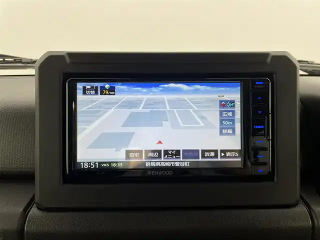 スズキ ジムニー XC 群馬県 2025(令7)年 0.1万km未満 ミディアムグレー 届出済未使用車　登録時走行距離62km/―――――――――――――――/純正SDナビ/（フルセグTV/BT/CD/DVD）/スズキセーフティサポート/・デュアルセンサーブレーキサポート/・車線逸脱警報機能/・ふらつき警報機能/・先行車発進お知らせ機能/・ハイビームアシスト/・標識認識/リヤパーキングセンサー/クルーズコントロール/前席シートヒーター/LEDヘッドライト/フォグランプ/純正アルミホイール/ダウンヒルアシストコントロール/プッシュスタート/スマートキー