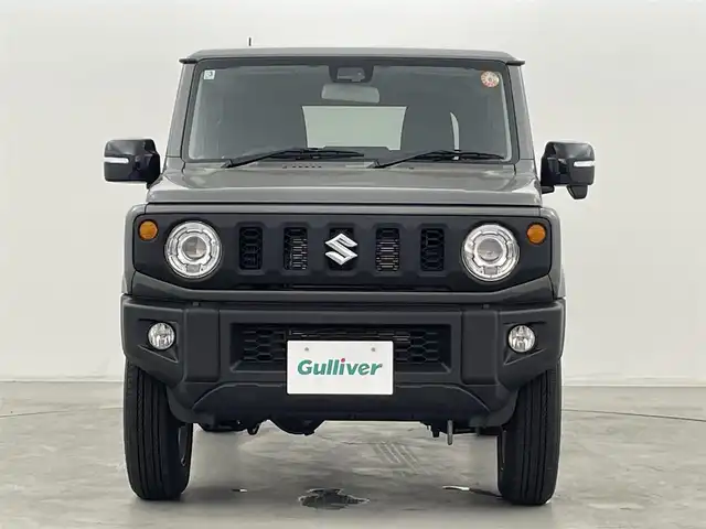 スズキ ジムニー XC 群馬県 2025(令7)年 0.1万km未満 ミディアムグレー 届出済未使用車　登録時走行距離62km/―――――――――――――――/純正SDナビ/（フルセグTV/BT/CD/DVD）/スズキセーフティサポート/・デュアルセンサーブレーキサポート/・車線逸脱警報機能/・ふらつき警報機能/・先行車発進お知らせ機能/・ハイビームアシスト/・標識認識/リヤパーキングセンサー/クルーズコントロール/前席シートヒーター/LEDヘッドライト/フォグランプ/純正アルミホイール/ダウンヒルアシストコントロール/プッシュスタート/スマートキー