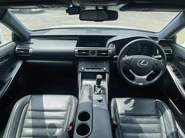 レクサス ＩＳ 300h Fスポーツ 福岡県 2014(平26)年 9.8万km ホワイトパールクリスタルシャイン 純正7SDナビ(フルセグ/CD/DVD/BT)バックモニターコーナーセンサーブラインドスポットモニターレーダークルーズコントロールドラレコETC純正フロアマット純正LEDヘットライト純正１８インチアルミホイール