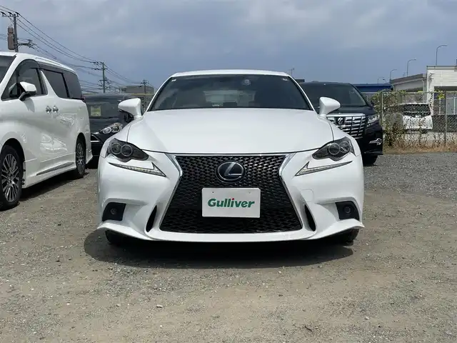 レクサス ＩＳ 300h Fスポーツ 福岡県 2014(平26)年 9.8万km ホワイトパールクリスタルシャイン 純正7SDナビ(フルセグ/CD/DVD/BT)バックモニターコーナーセンサーブラインドスポットモニターレーダークルーズコントロールドラレコETC純正フロアマット純正LEDヘットライト純正１８インチアルミホイール