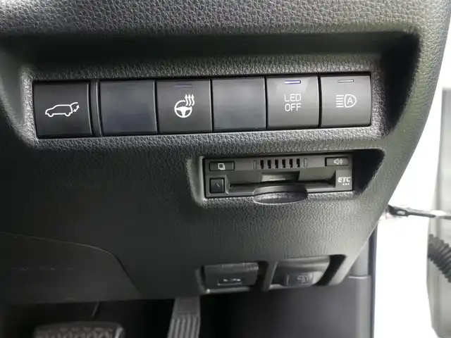 トヨタ ＲＡＶ４ G Zパッケージ 千葉県 2019(令1)年 9.1万km ホワイトパールクリスタルシャイン 所解中/Toyota Safety Sense/・プリクラッシュセーフティ/・レーンディパーチャーアラート/・オートハイビーム/・レーダークルーズコントロール/・ブラインドスポットモニター/パワーバックドア/デジタルインナーミラー/ブラックレザーシート/運転席パワーシート/前席シートヒーター/純正SDナビ/地デジTV/【DVD/CD再生機能　Bluetooth接続】/バックカメラ/ドライブレコーダー（前後撮影）/革巻きステアリング/ETC/LEDヘッドライト/フォグライト/ウインカーミラー/社外18インチアルミホイル/サイド/カーテンエアバッグ/スマートキー