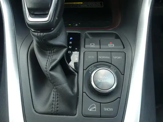 トヨタ ＲＡＶ４ G Zパッケージ 千葉県 2019(令1)年 9.1万km ホワイトパールクリスタルシャイン 所解中/Toyota Safety Sense/・プリクラッシュセーフティ/・レーンディパーチャーアラート/・オートハイビーム/・レーダークルーズコントロール/・ブラインドスポットモニター/パワーバックドア/デジタルインナーミラー/ブラックレザーシート/運転席パワーシート/前席シートヒーター/純正SDナビ/地デジTV/【DVD/CD再生機能　Bluetooth接続】/バックカメラ/ドライブレコーダー（前後撮影）/革巻きステアリング/ETC/LEDヘッドライト/フォグライト/ウインカーミラー/社外18インチアルミホイル/サイド/カーテンエアバッグ/スマートキー