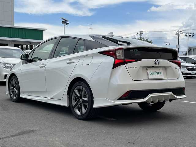 トヨタ プリウス S ツーリングセレクション 東京都 2019(平31)年 2.3万km ホワイトパールクリスタルシャイン 純正コネクトナビ/バックモニター/プリクラッシュセーフティ/レーンディパーチャー/レーダークルーズ/シートヒーター/ETC/ドライブレコーダー/横滑り防止措置/ステアリングスイッチ/スマートキー