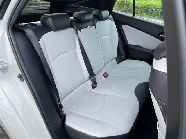 トヨタ プリウス S ツーリングセレクション 東京都 2019(平31)年 2.3万km ホワイトパールクリスタルシャイン 純正コネクトナビ/バックモニター/プリクラッシュセーフティ/レーンディパーチャー/レーダークルーズ/シートヒーター/ETC/ドライブレコーダー/横滑り防止措置/ステアリングスイッチ/スマートキー
